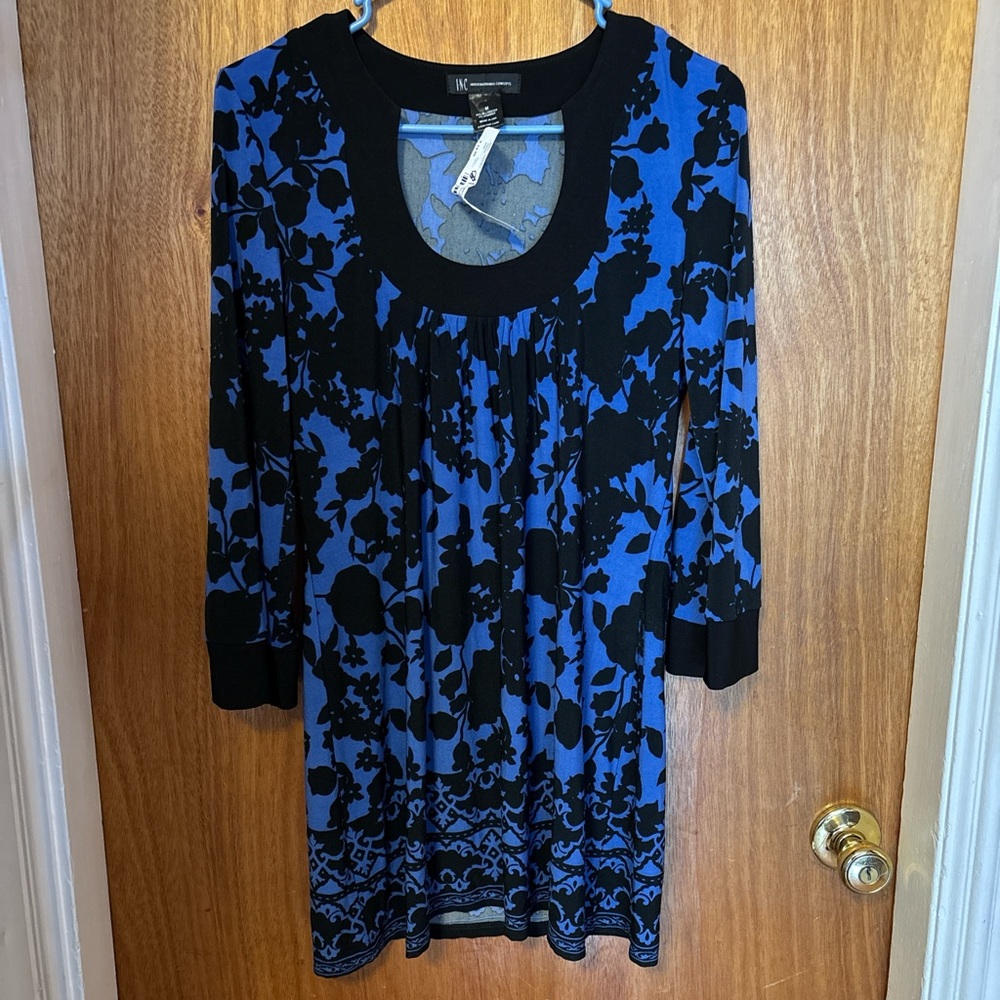 INC International Concepts Black and Blue Patterned Top
